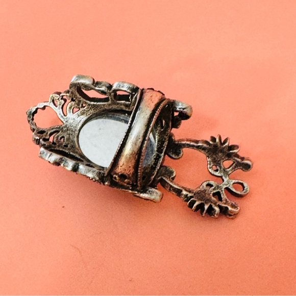 Vintage-Inspired Adjustable Statement Ring – Emerald Green Gemstone - Picture 5 of 8